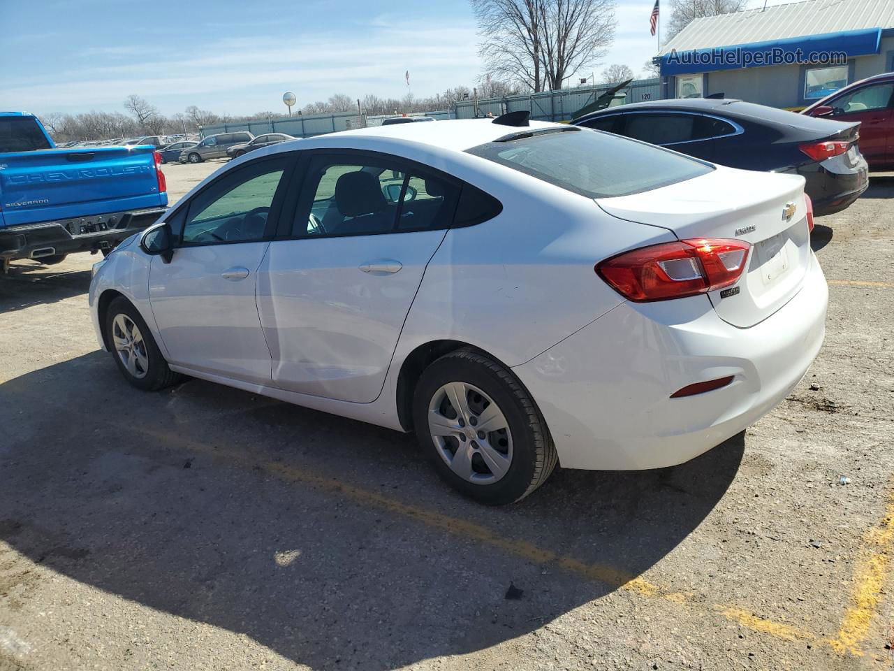 2018 Chevrolet Cruze Ls White vin: 1G1BC5SM1J7201372