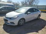 2018 Chevrolet Cruze Ls Белый vin: 1G1BC5SM1J7201372