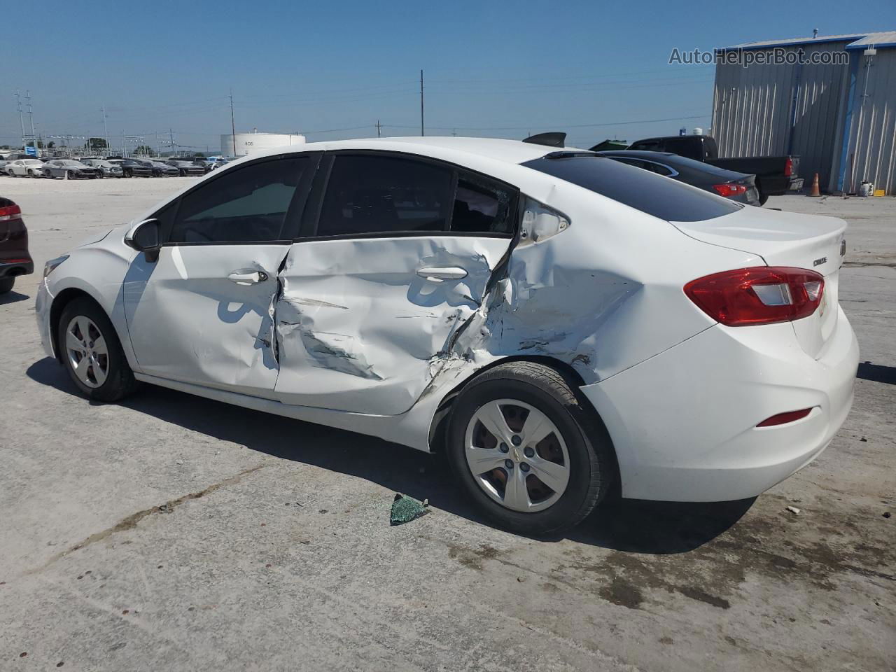 2017 Chevrolet Cruze Ls White vin: 1G1BC5SM2H7234696