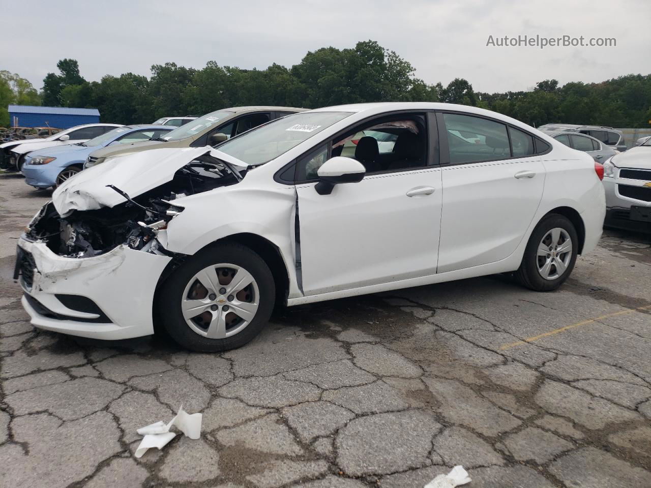 2018 Chevrolet Cruze Ls Белый vin: 1G1BC5SM2J7177048