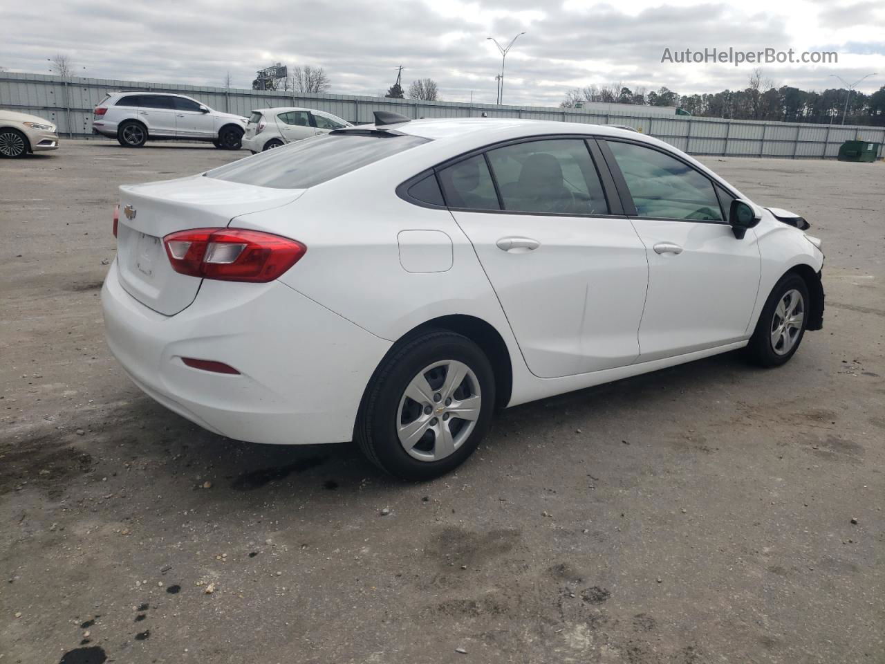 2017 Chevrolet Cruze Ls White vin: 1G1BC5SM3H7152959