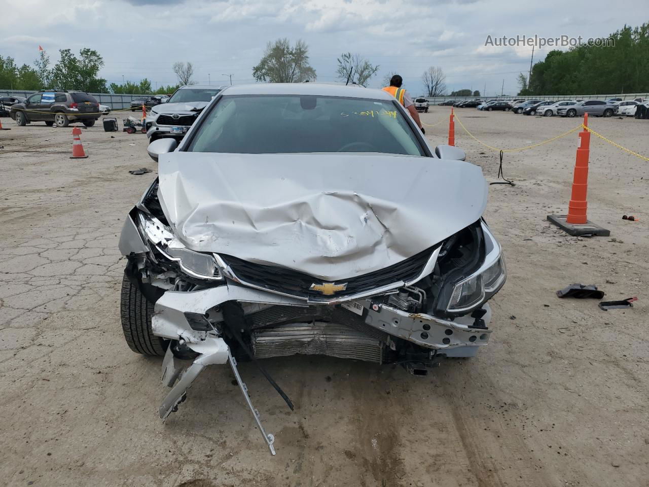 2017 Chevrolet Cruze Ls Silver vin: 1G1BC5SM3H7199439