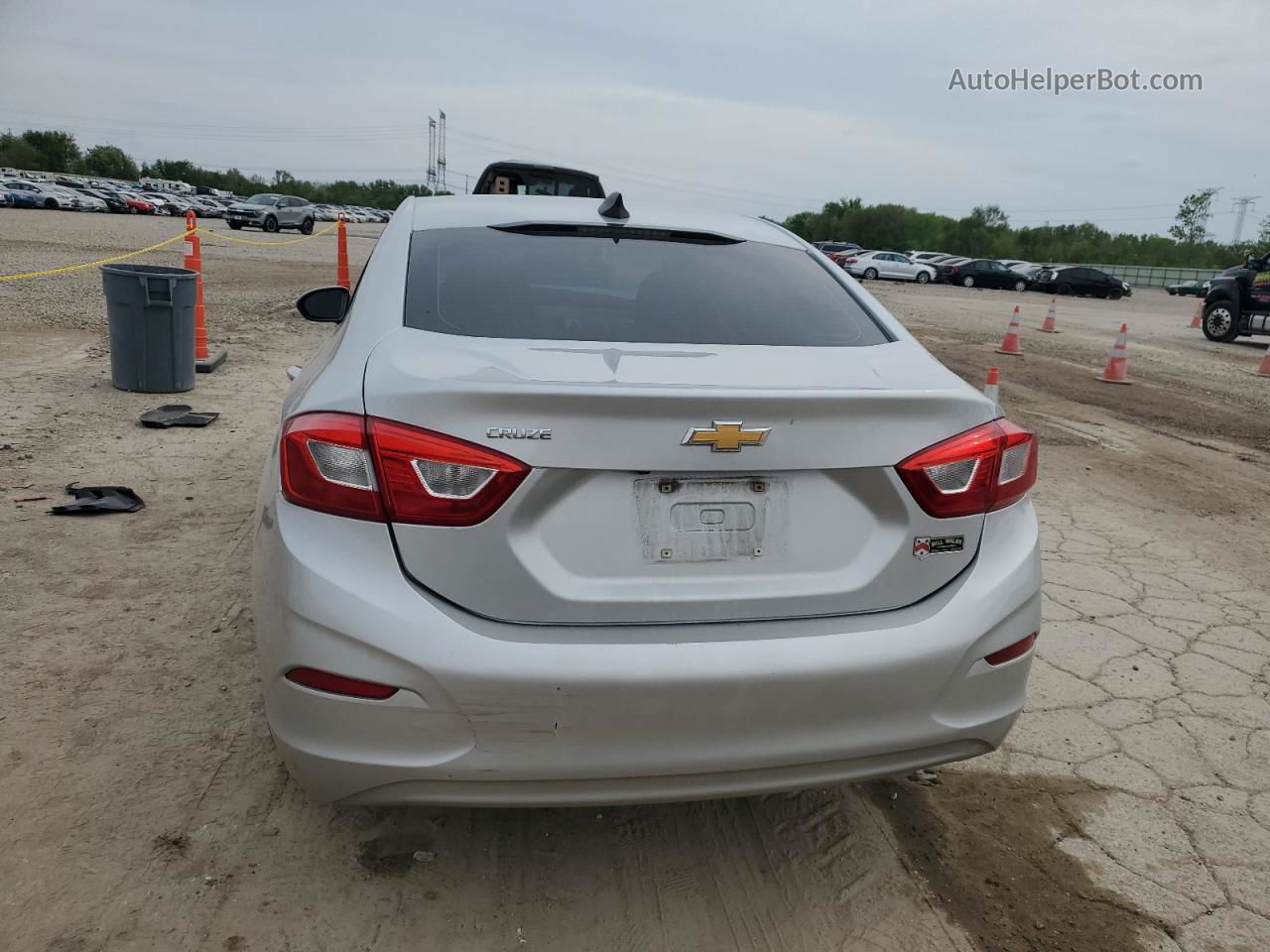 2017 Chevrolet Cruze Ls Silver vin: 1G1BC5SM3H7199439