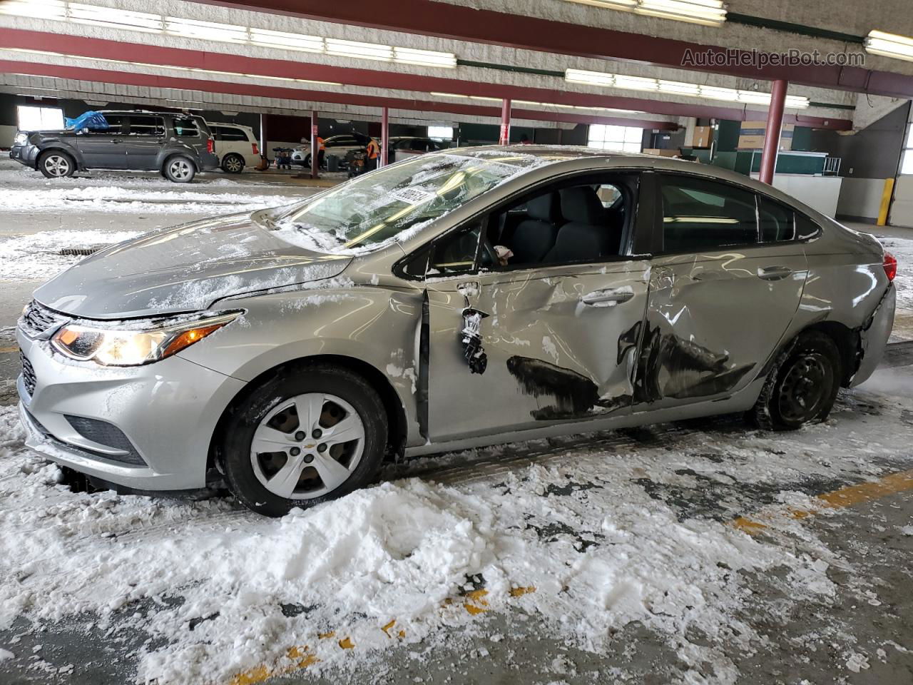 2017 Chevrolet Cruze Ls Серебряный vin: 1G1BC5SM3H7279081