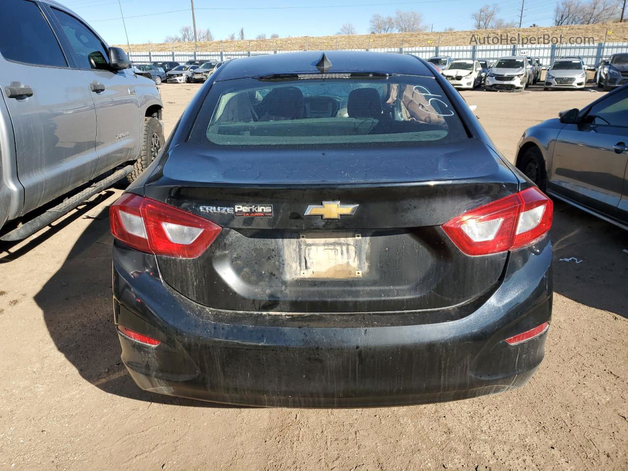 2018 Chevrolet Cruze Ls Черный vin: 1G1BC5SM3J7101290