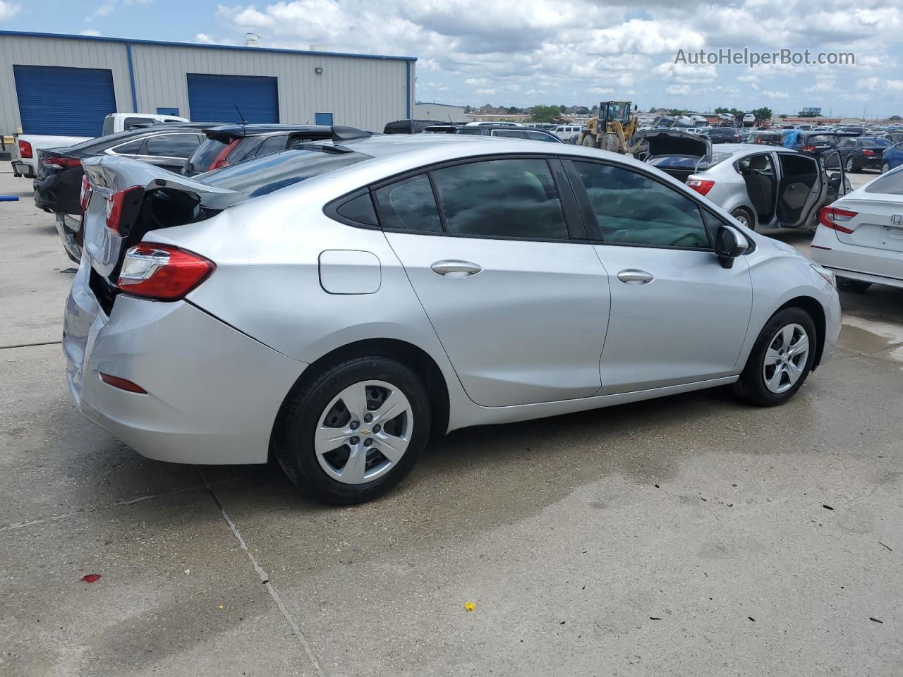 2018 Chevrolet Cruze Ls Silver vin: 1G1BC5SM3J7143460