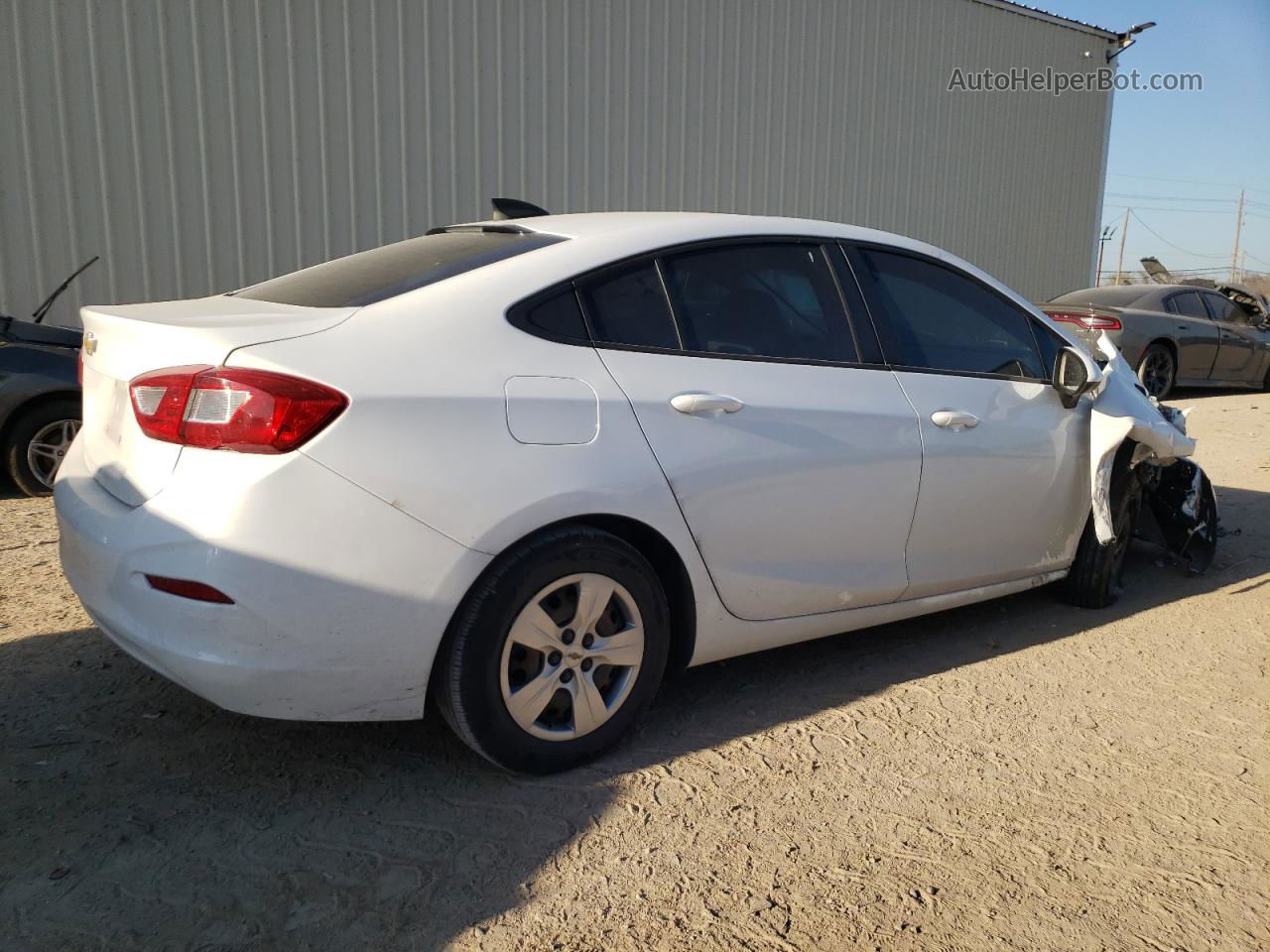 2018 Chevrolet Cruze Ls White vin: 1G1BC5SM3J7149324