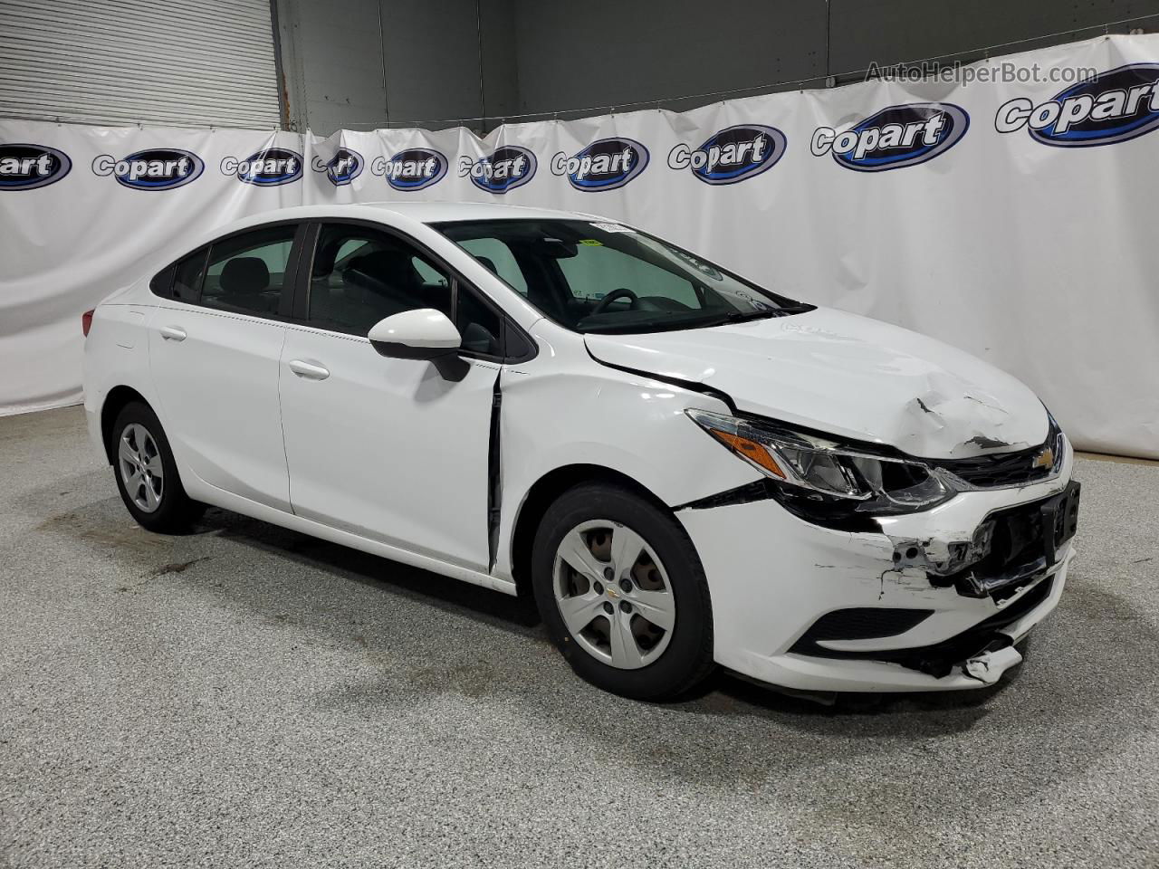 2018 Chevrolet Cruze Ls White vin: 1G1BC5SM3J7213023