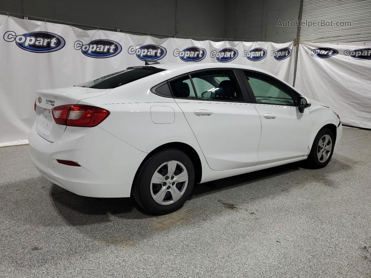 2018 Chevrolet Cruze Ls White vin: 1G1BC5SM3J7213023