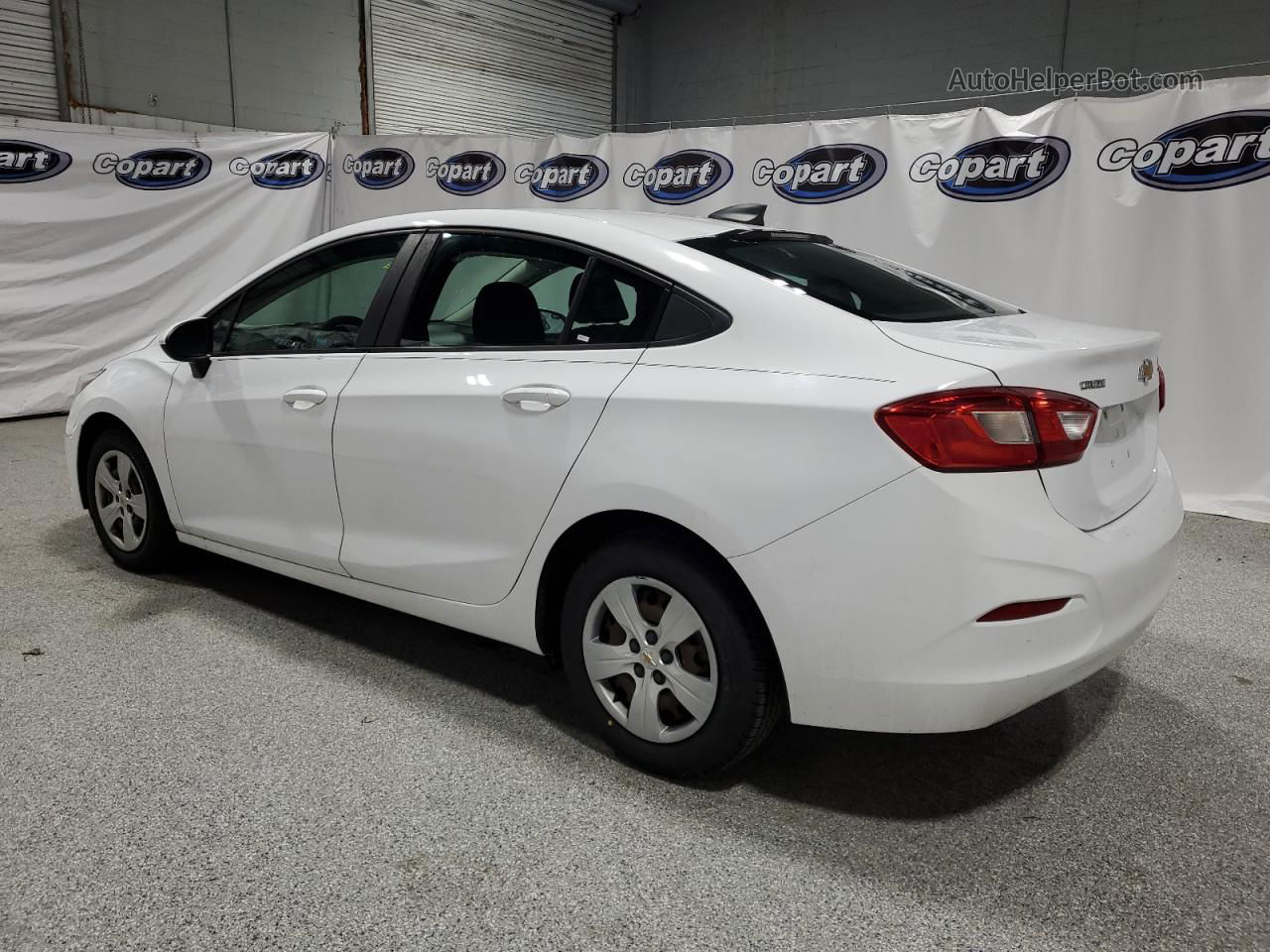 2018 Chevrolet Cruze Ls White vin: 1G1BC5SM3J7213023