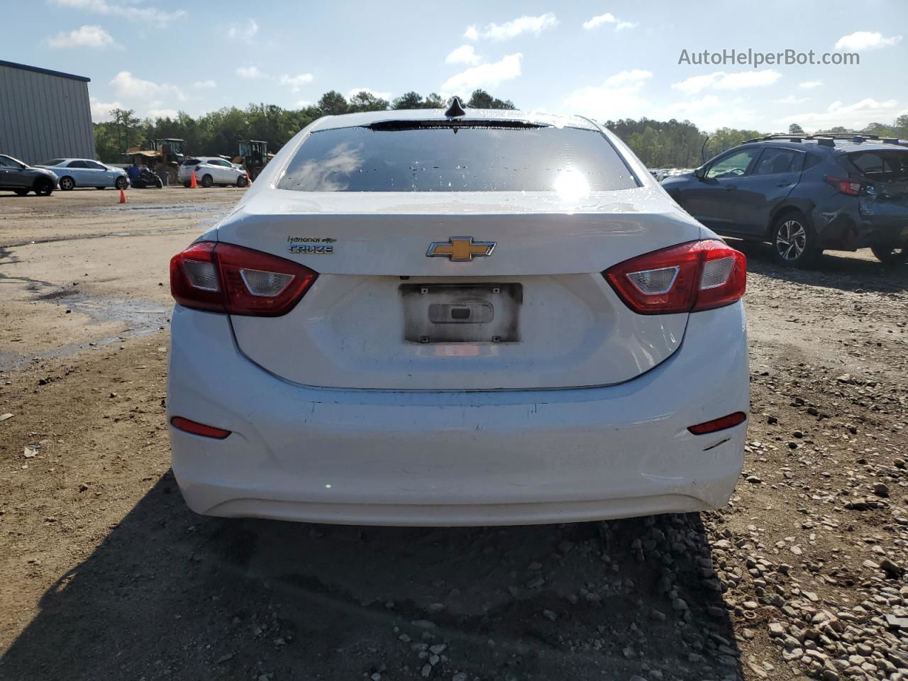 2017 Chevrolet Cruze Ls White vin: 1G1BC5SM4H7200002