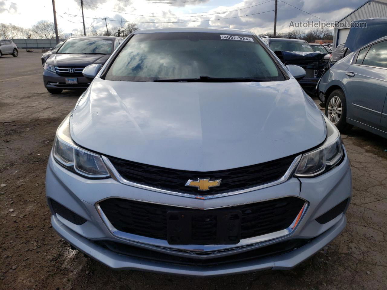 2018 Chevrolet Cruze Ls Серебряный vin: 1G1BC5SM4J7130314