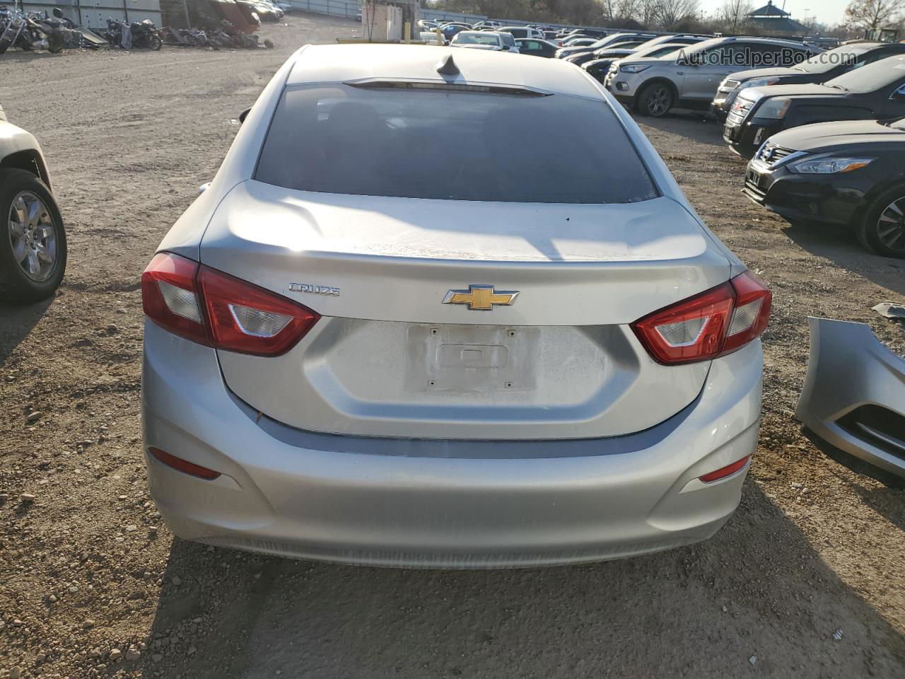 2018 Chevrolet Cruze Ls Silver vin: 1G1BC5SM4J7155150