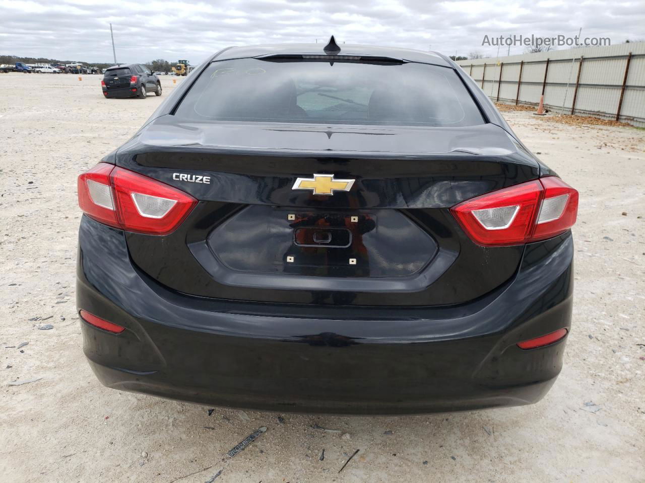 2018 Chevrolet Cruze Ls Black vin: 1G1BC5SM4J7173745