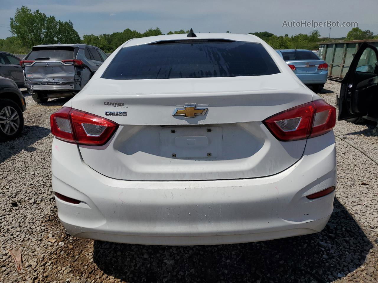 2018 Chevrolet Cruze Ls Белый vin: 1G1BC5SM4J7188858