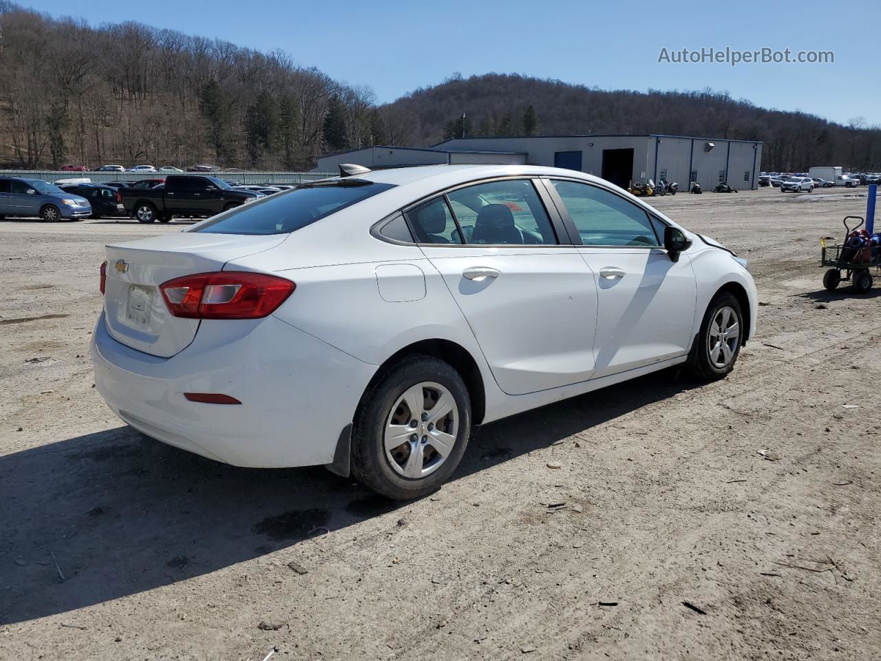 2017 Chevrolet Cruze Ls White vin: 1G1BC5SM5H7157998