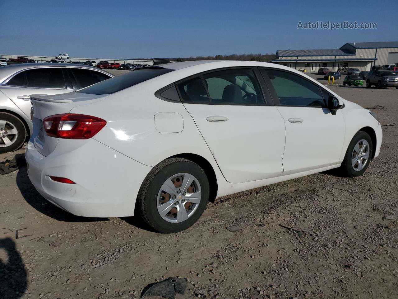 2017 Chevrolet Cruze Ls White vin: 1G1BC5SM5H7234711