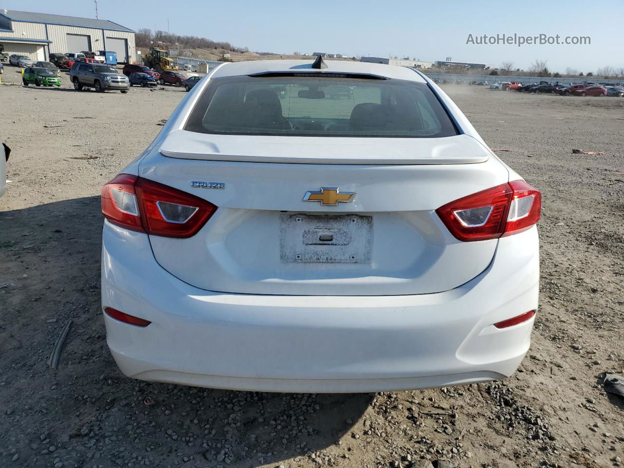 2017 Chevrolet Cruze Ls Белый vin: 1G1BC5SM5H7234711