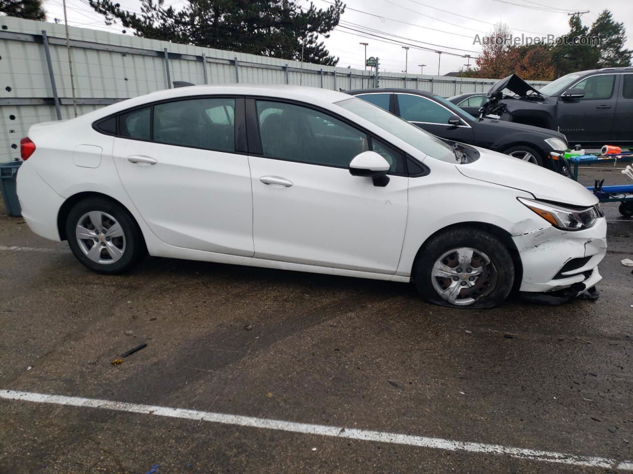 2018 Chevrolet Cruze Ls White vin: 1G1BC5SM5J7127034