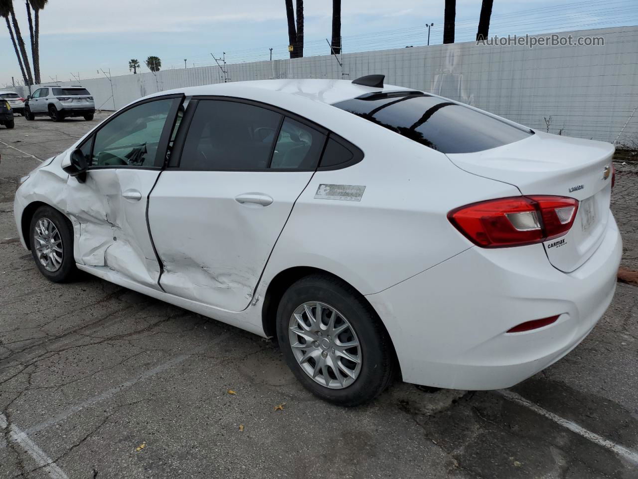 2018 Chevrolet Cruze Ls White vin: 1G1BC5SM5J7217039