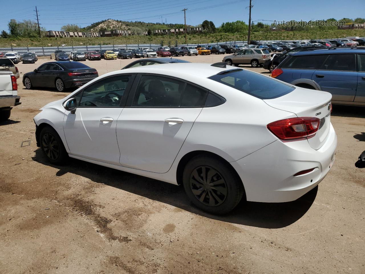 2018 Chevrolet Cruze Ls White vin: 1G1BC5SM5J7224248