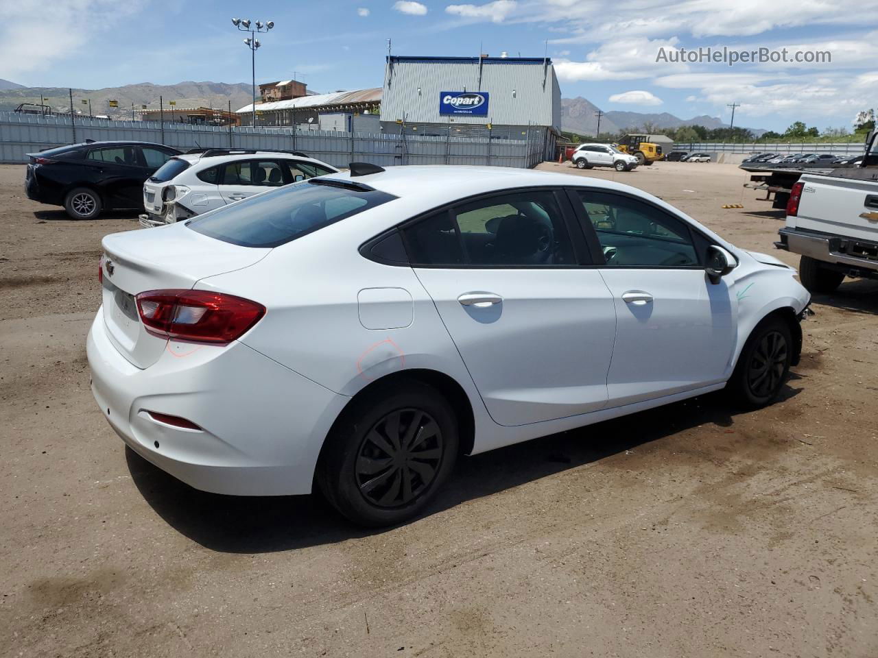 2018 Chevrolet Cruze Ls White vin: 1G1BC5SM5J7224248