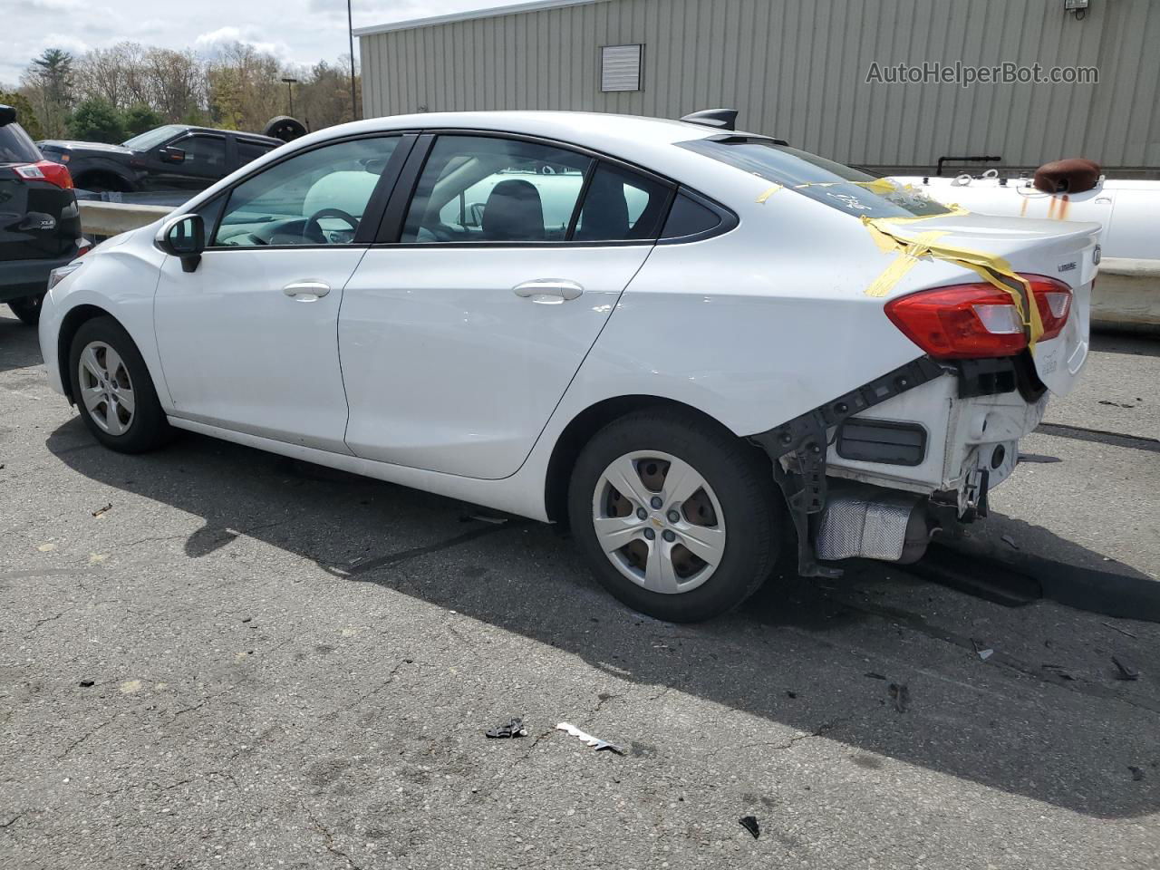 2016 Chevrolet Cruze Ls White vin: 1G1BC5SM6G7249684