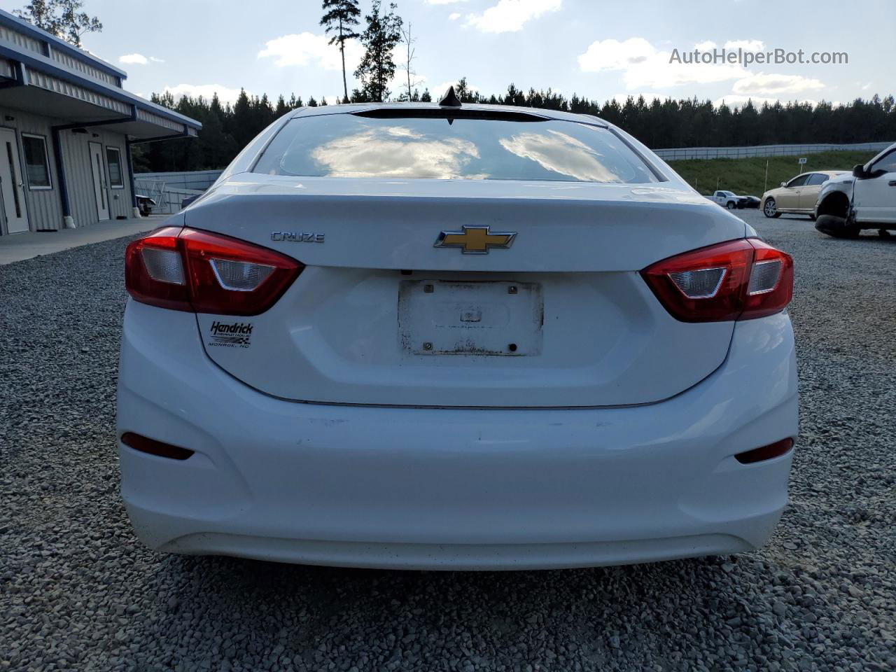 2016 Chevrolet Cruze Ls Белый vin: 1G1BC5SM6G7280708