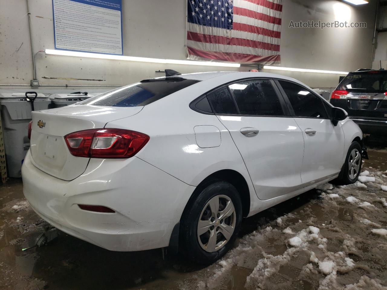 2017 Chevrolet Cruze Ls White vin: 1G1BC5SM6H7114402