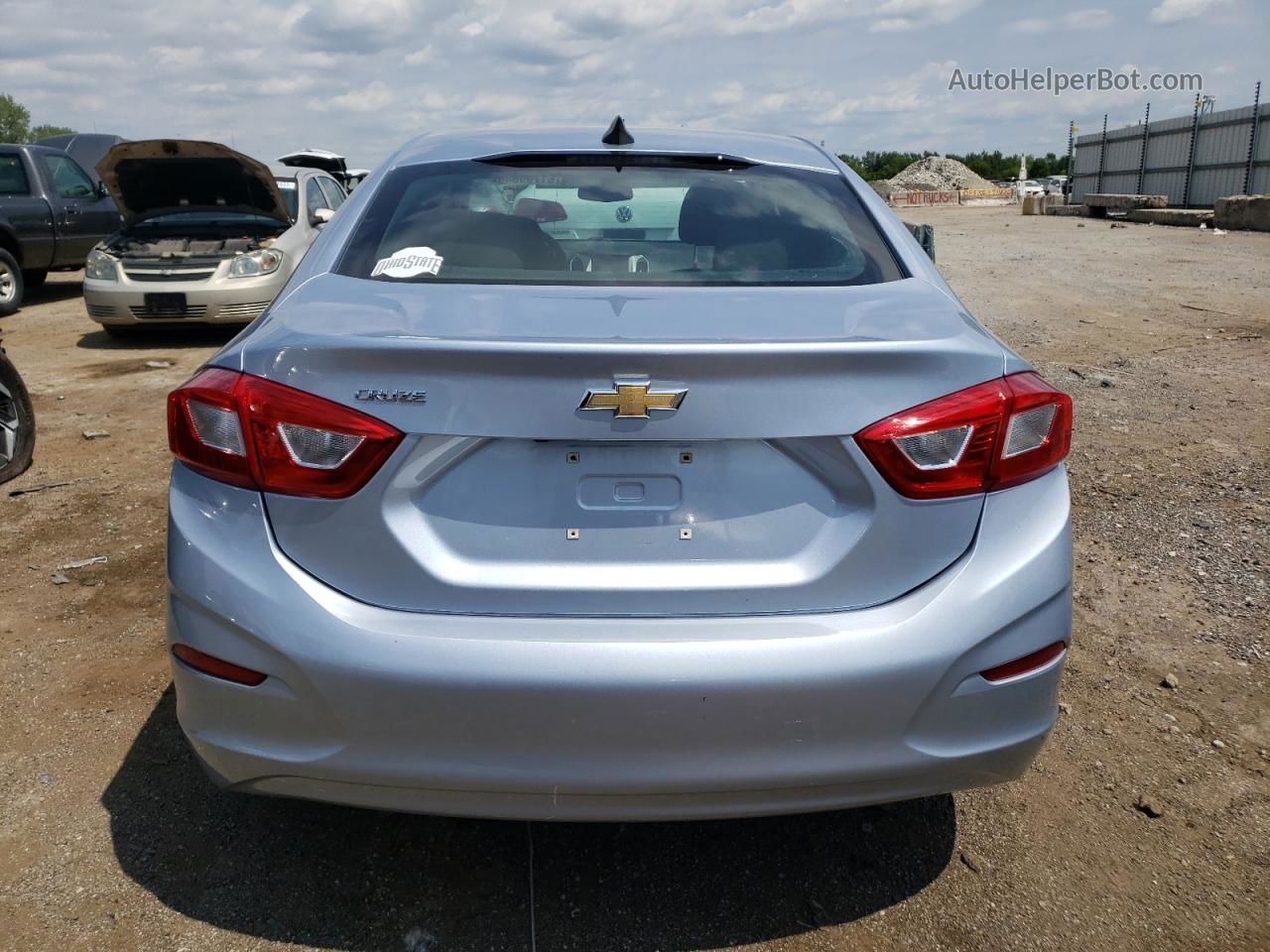 2017 Chevrolet Cruze Ls Silver vin: 1G1BC5SM6H7208814