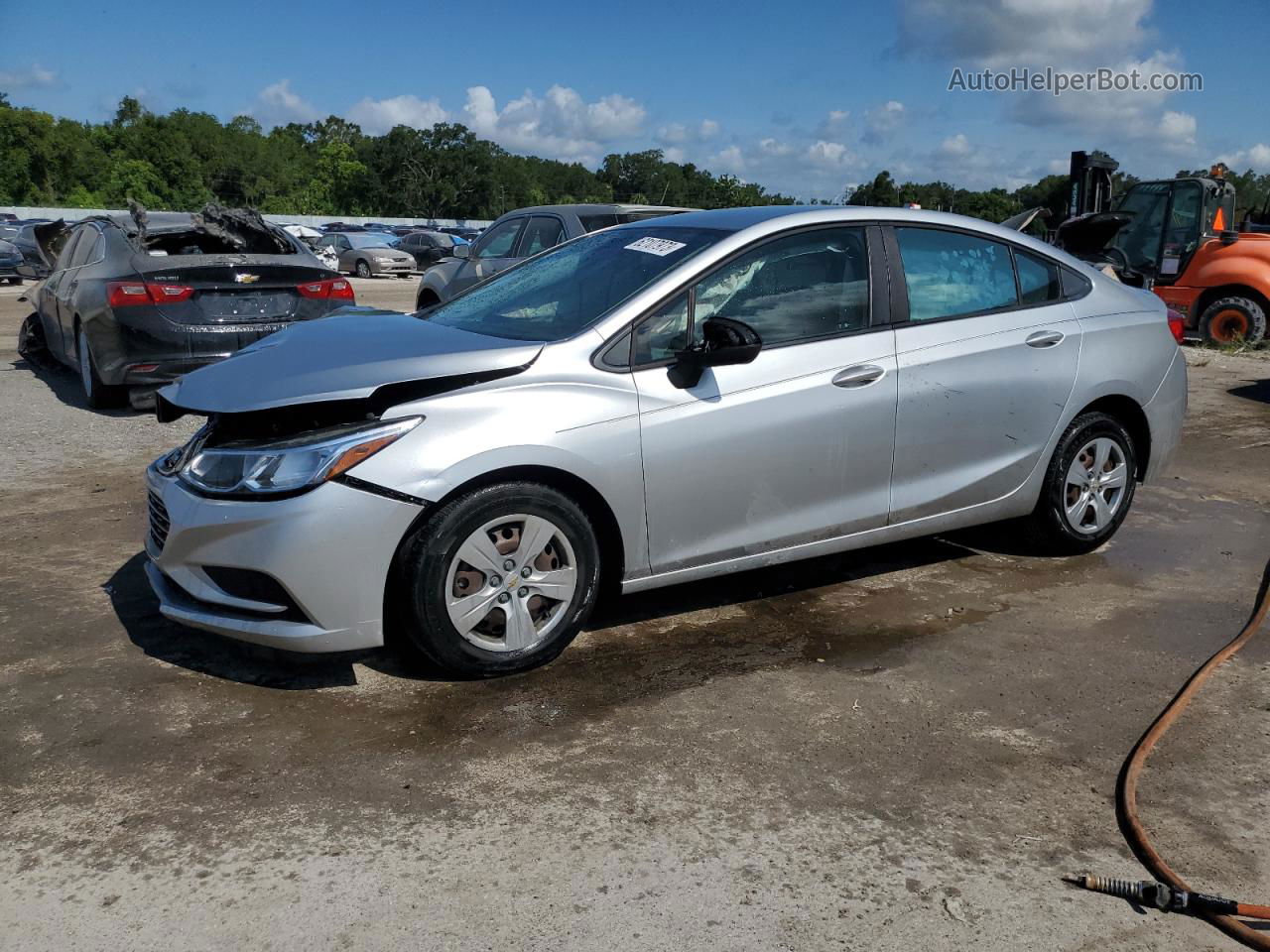 2018 Chevrolet Cruze Ls Silver vin: 1G1BC5SM6J7181331