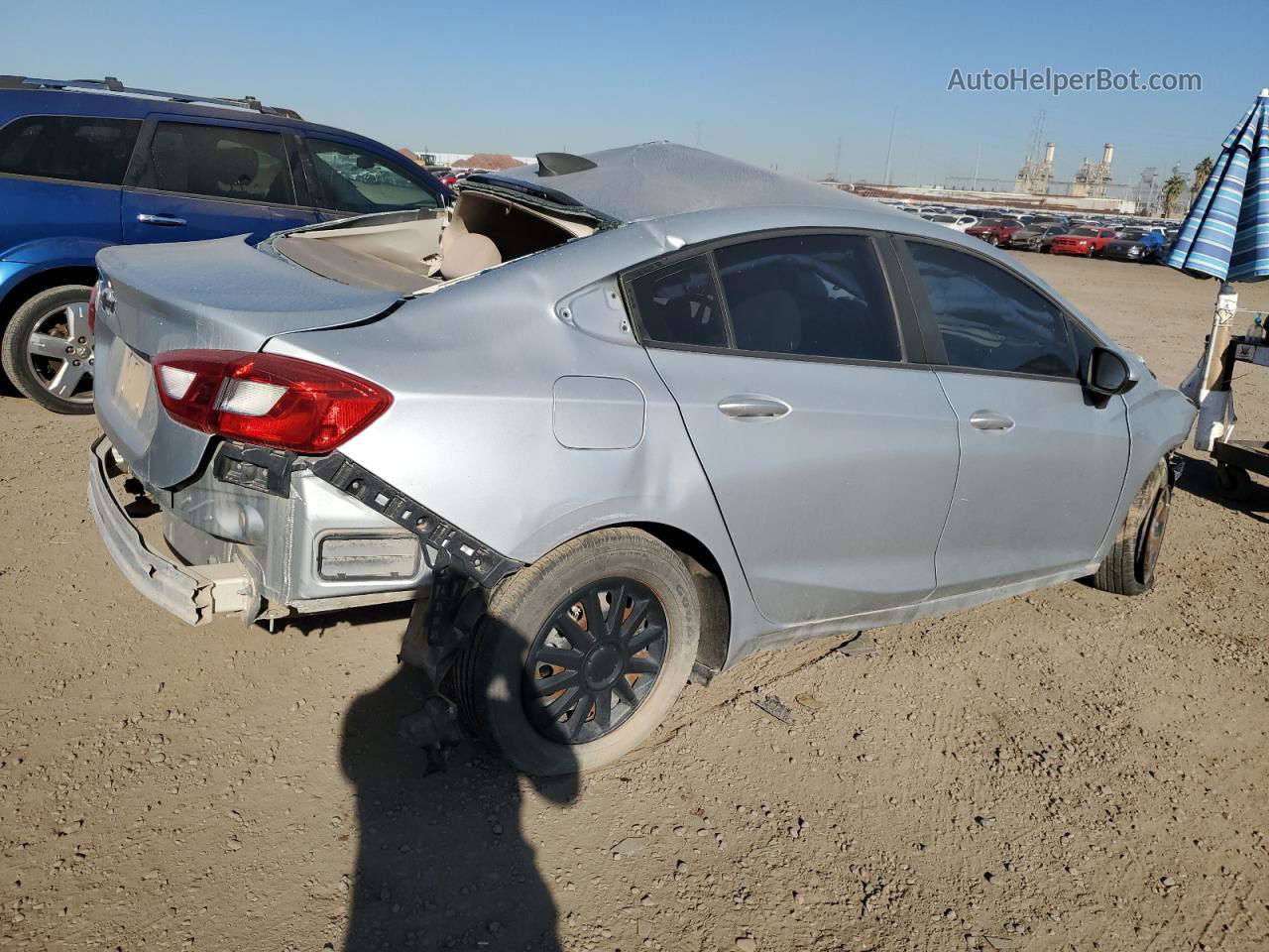 2018 Chevrolet Cruze Ls Серебряный vin: 1G1BC5SM6J7206633