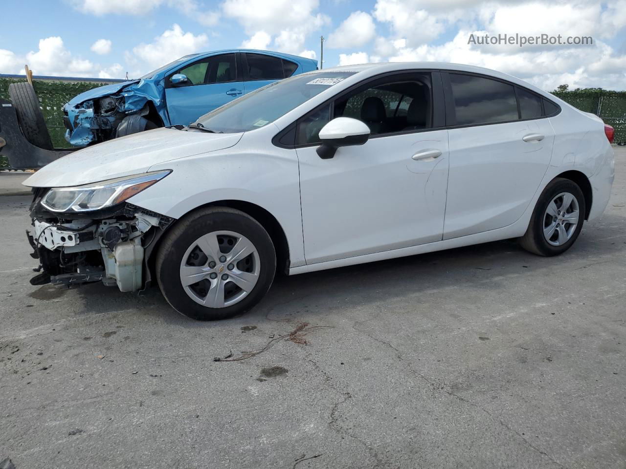 2018 Chevrolet Cruze Ls White vin: 1G1BC5SM7J7106234