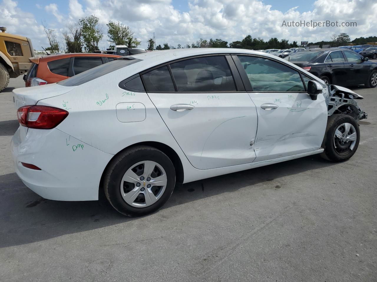 2018 Chevrolet Cruze Ls White vin: 1G1BC5SM7J7106234