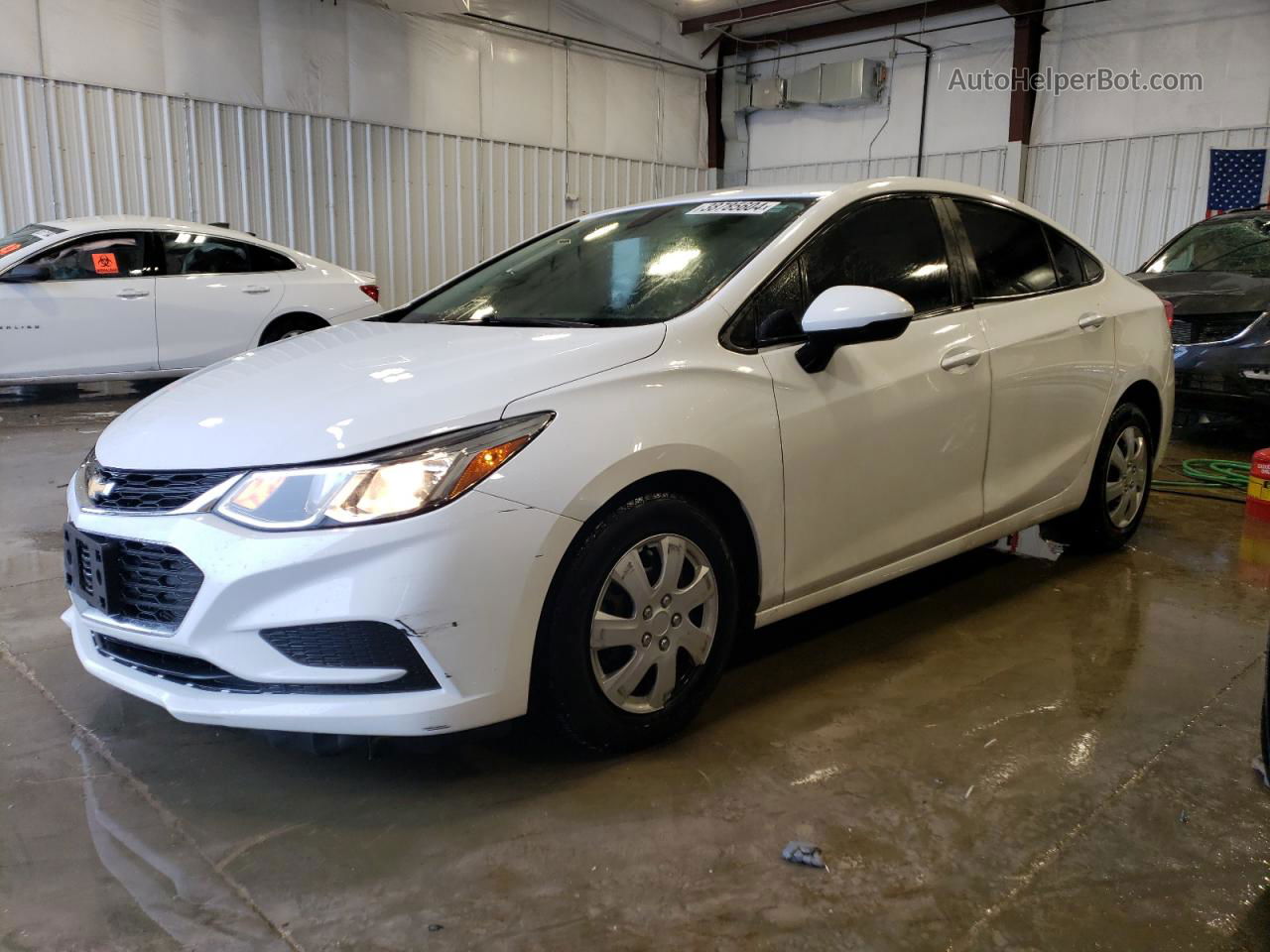 2018 Chevrolet Cruze Ls White vin: 1G1BC5SM7J7116553