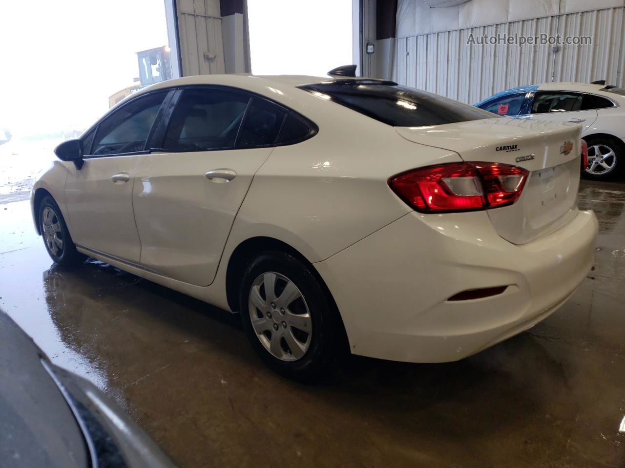 2018 Chevrolet Cruze Ls White vin: 1G1BC5SM7J7116553