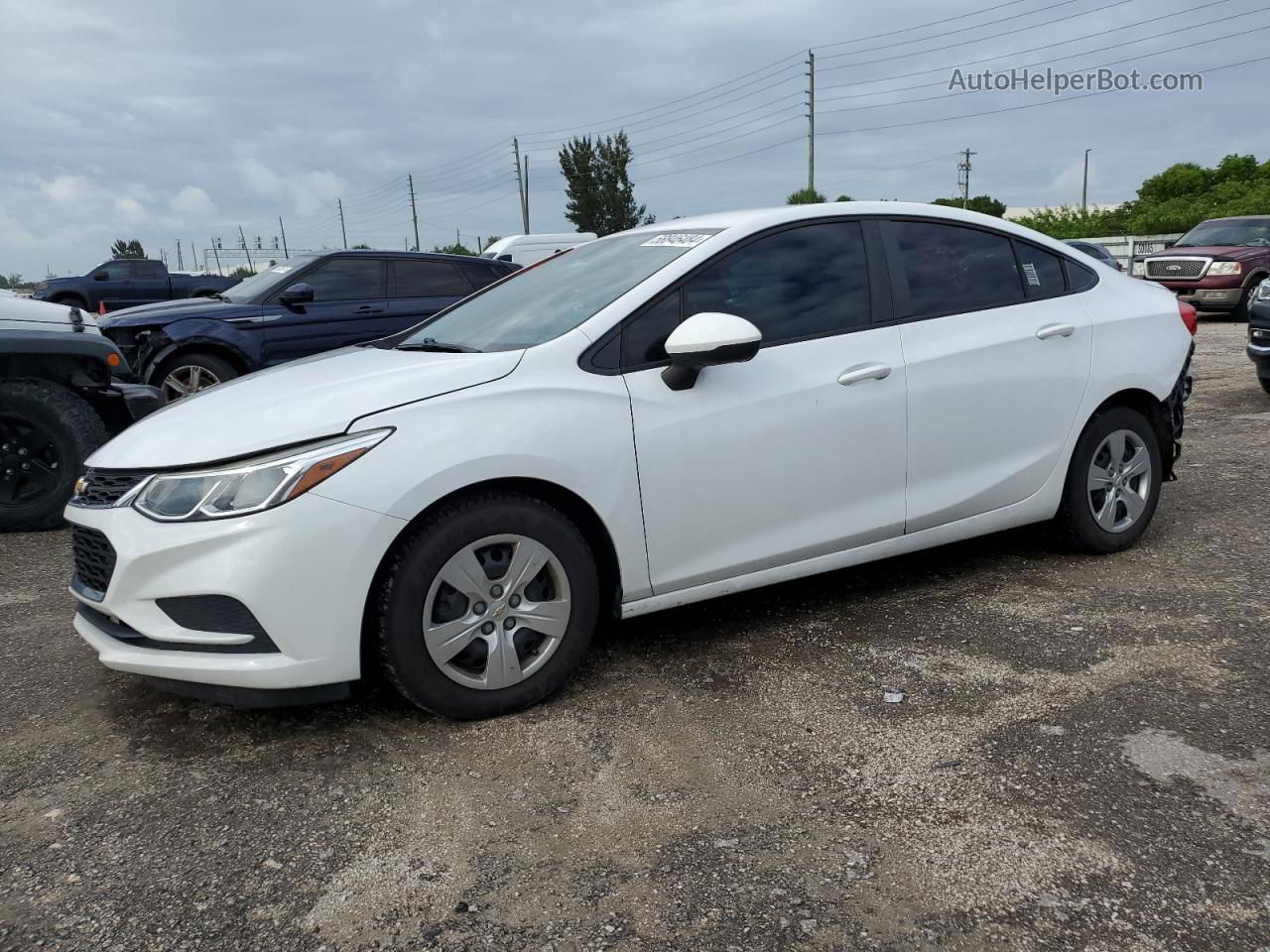 2018 Chevrolet Cruze Ls White vin: 1G1BC5SM7J7120344