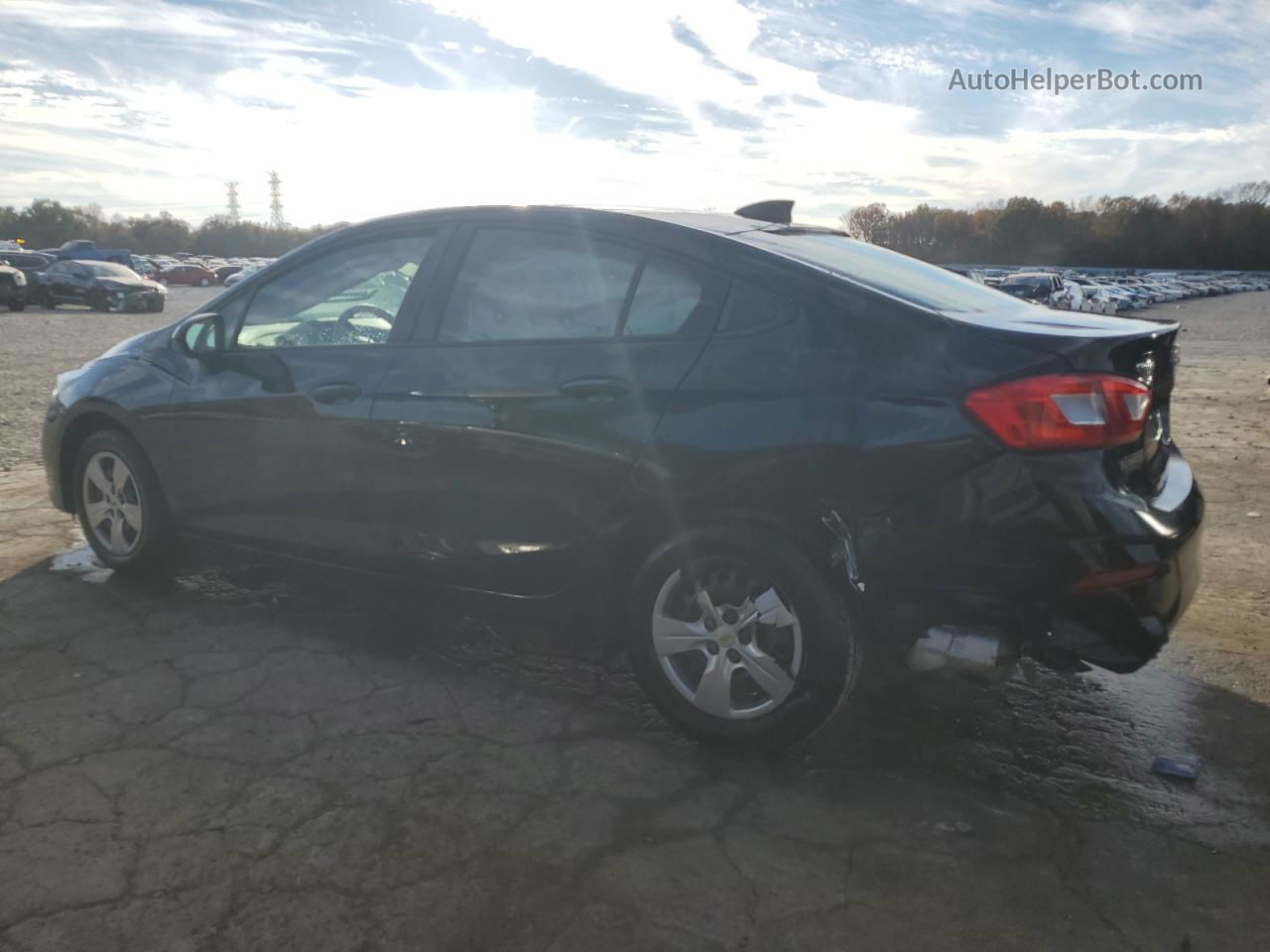 2018 Chevrolet Cruze Ls Черный vin: 1G1BC5SM7J7196873