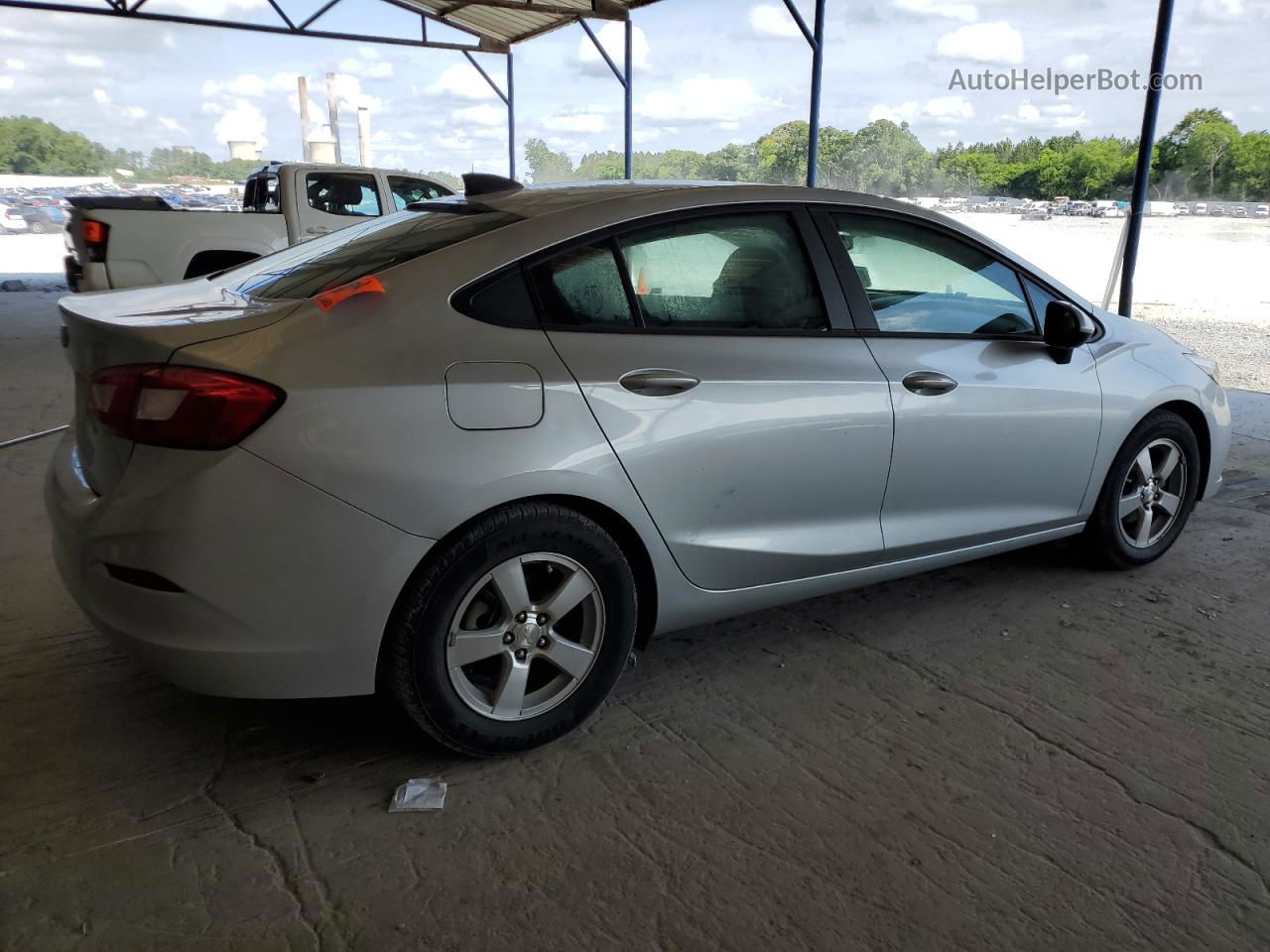 2018 Chevrolet Cruze Ls Silver vin: 1G1BC5SM8J7148234