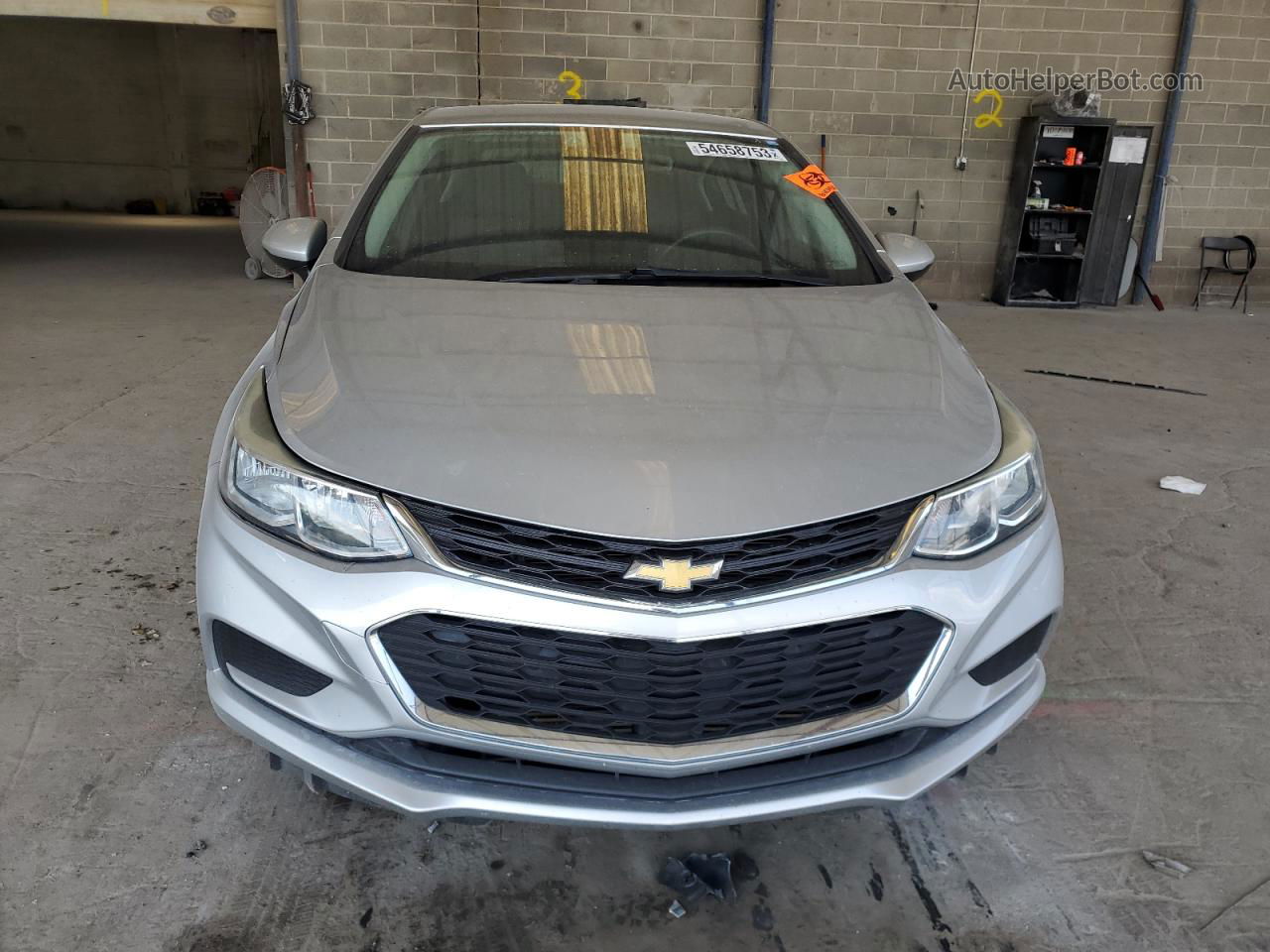 2018 Chevrolet Cruze Ls Серебряный vin: 1G1BC5SM8J7148234