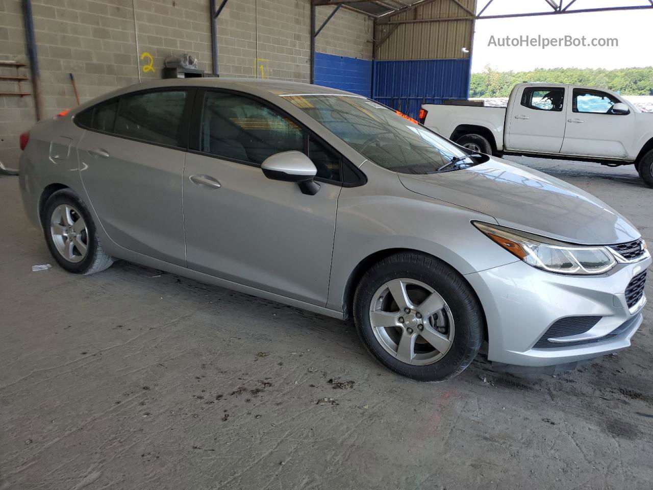 2018 Chevrolet Cruze Ls Silver vin: 1G1BC5SM8J7148234