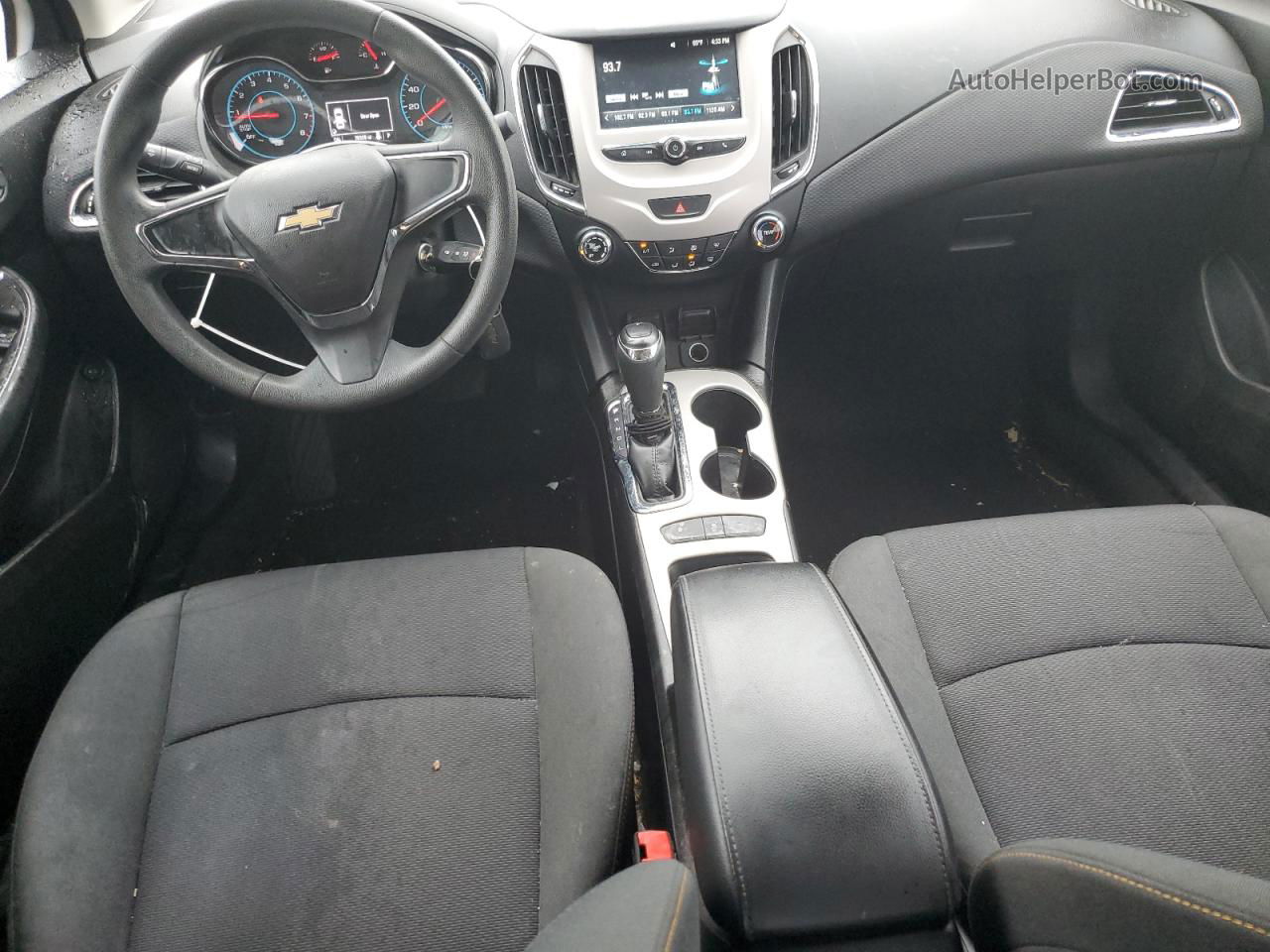 2017 Chevrolet Cruze Ls Серебряный vin: 1G1BC5SM9H7278453