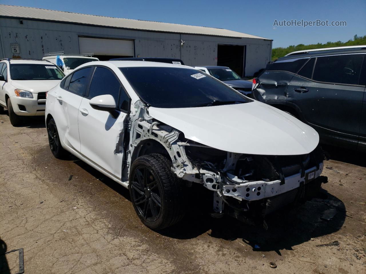 2018 Chevrolet Cruze Ls White vin: 1G1BC5SM9J7194316