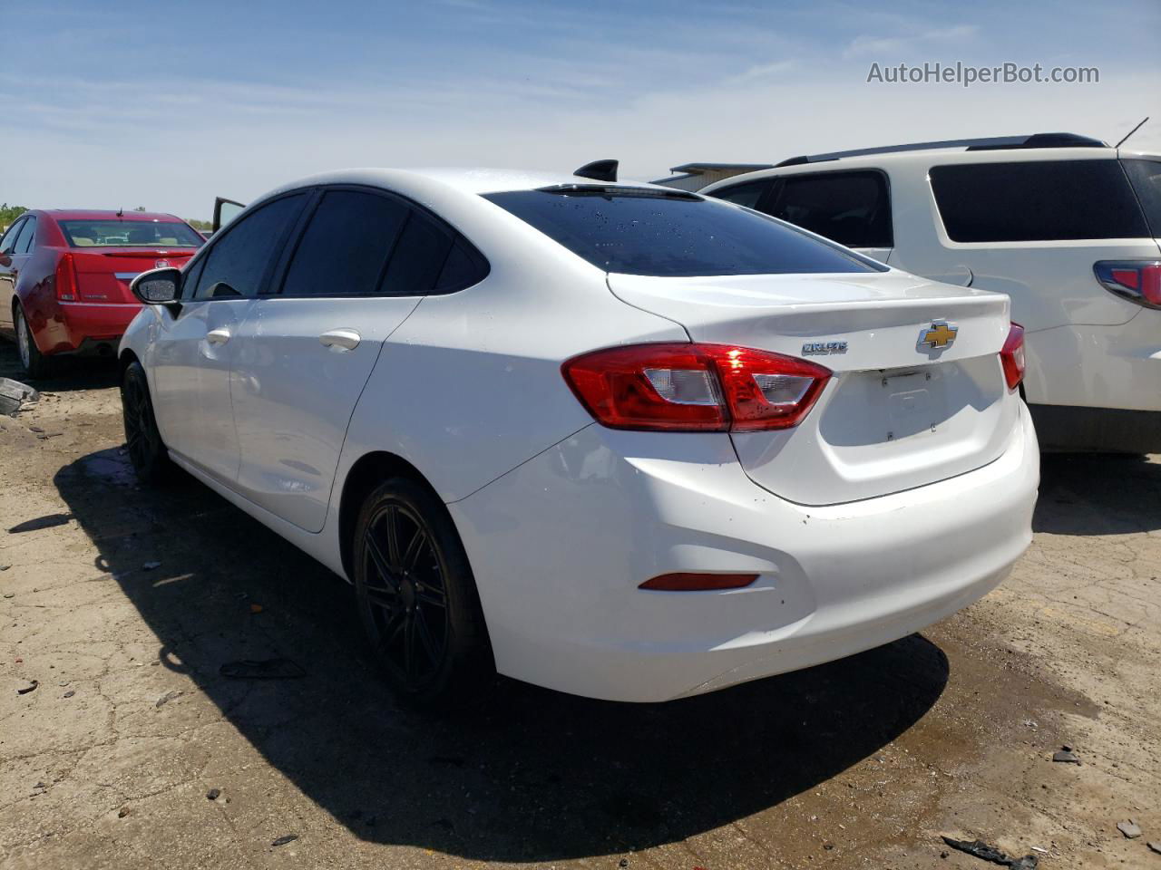 2018 Chevrolet Cruze Ls White vin: 1G1BC5SM9J7194316