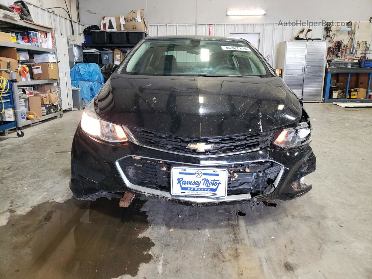 2018 Chevrolet Cruze Ls Черный vin: 1G1BC5SM9J7202396