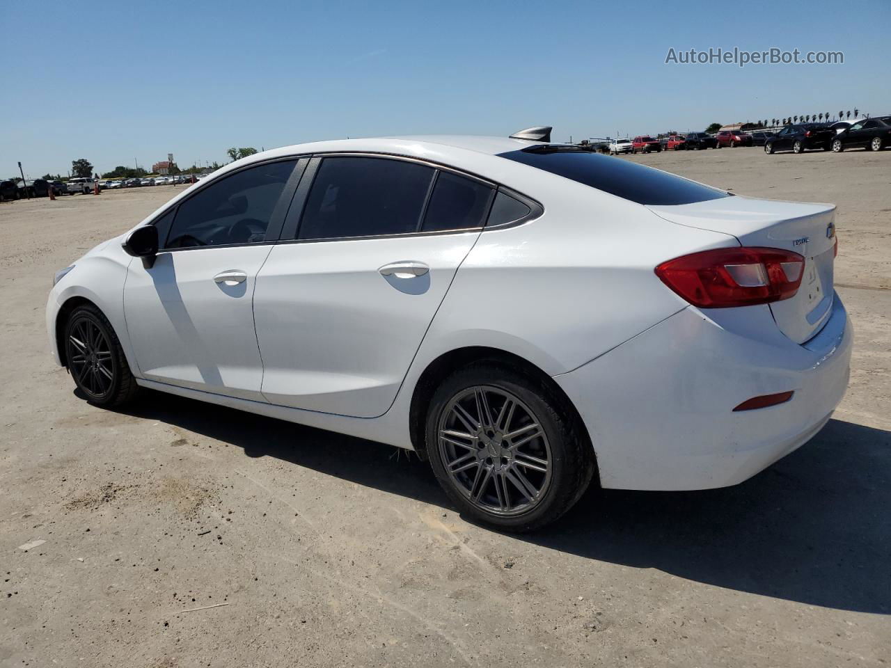 2016 Chevrolet Cruze Ls Белый vin: 1G1BC5SMXG7279822