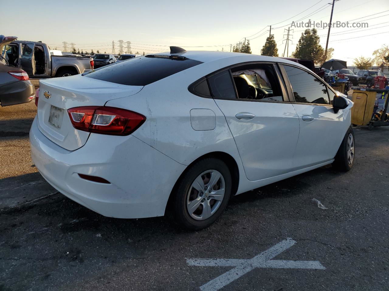 2017 Chevrolet Cruze Ls White vin: 1G1BC5SMXH7177292