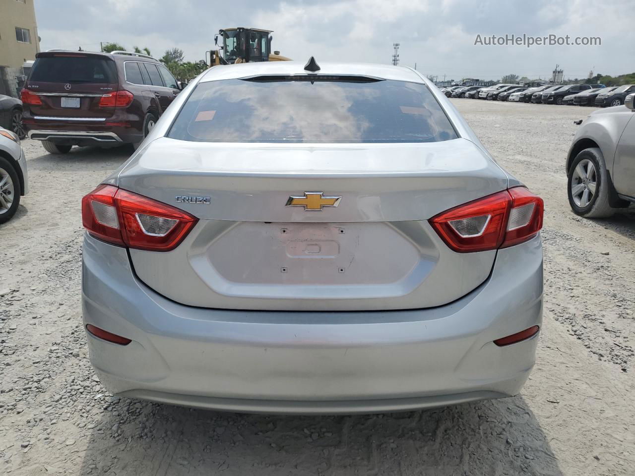 2017 Chevrolet Cruze Ls Silver vin: 1G1BC5SMXH7258227