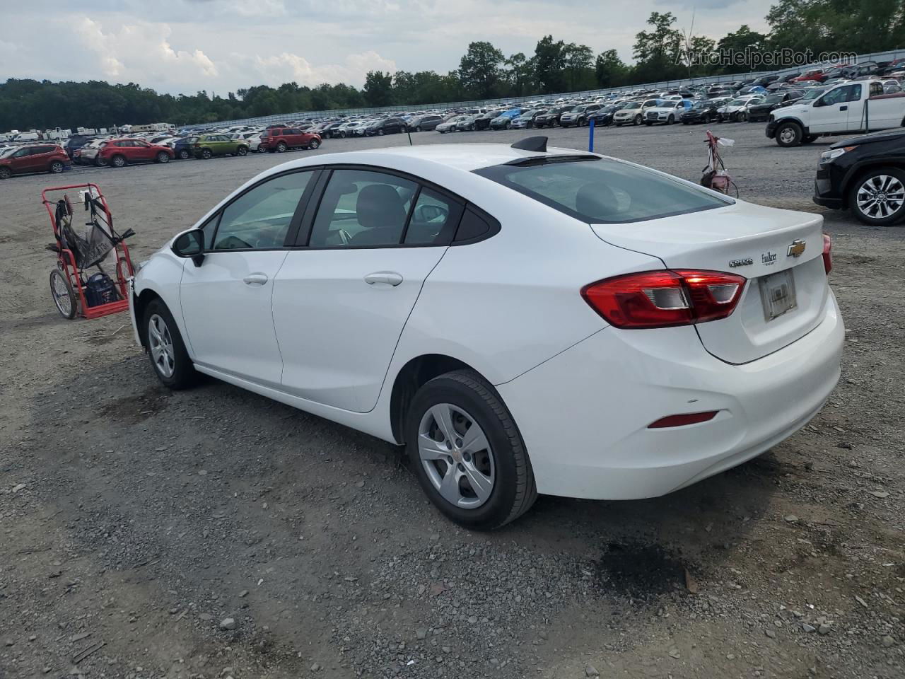 2018 Chevrolet Cruze Ls White vin: 1G1BC5SMXJ7234001