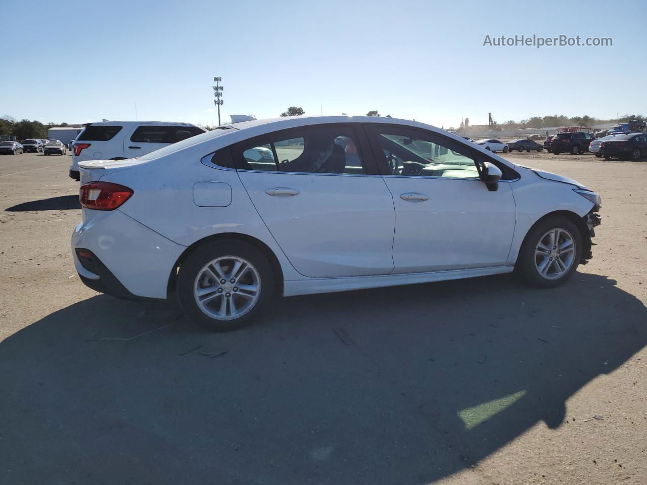 2018 Chevrolet Cruze Lt White vin: 1G1BE5SM0J7177401